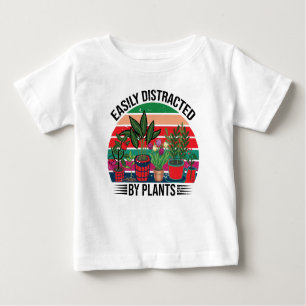 Leicht durch Pflanze im Gartenbau abgelenkt Baby T-shirt