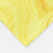 Leicht gelbe Stoffe, rötliche Kurve Fleecedecke (Ecke)