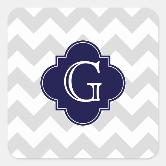 Leicht graue Zickzack Navy Quatrefolienmonogramm Quadratischer Aufkleber (Vorderseite)