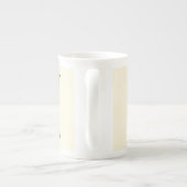 Leicht umgrenzte Schmetterlingsmalerei Porzellantasse (Rückseite)