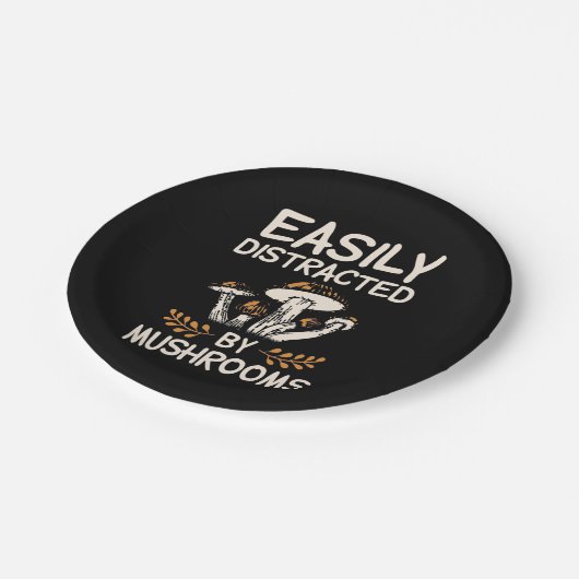 Leicht vom Pilz abgelenkt Pappteller (Schrägansicht)