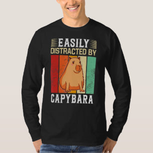 Leicht von Capybara tierischer Nagetier abgelenkt T-Shirt