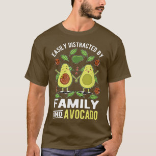 Leicht von Familie und Avocado abgelenkt T-Shirt