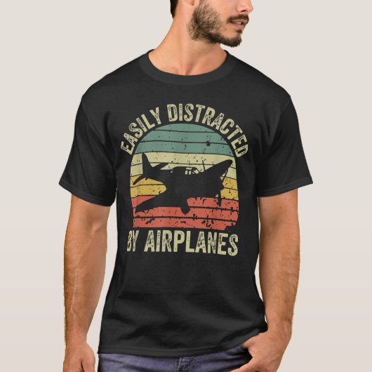 Leicht von Flugzeugen abgelenkt, Geschenk für das  T-Shirt (Vorderseite)