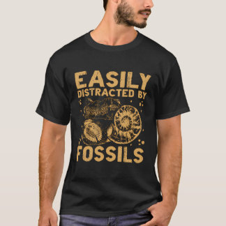 Leicht von Fossilien abgelenkt T-Shirt
