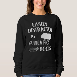 Leicht von Guinea und Büchern abgelenkt Sweatshirt