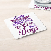 Leicht von Gymnastik und Hunden abgelenkt Untersetzer (angewinkelt)