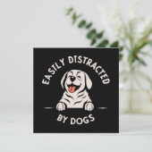 Leicht von Hunden abgelenkt (Stehend Vorderseite)