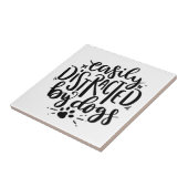 Leicht von Hunden abgelenkt Fliese (Seite)