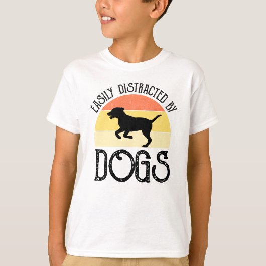Leicht von Hunden abgelenkt T-Shirt (Vorderseite)