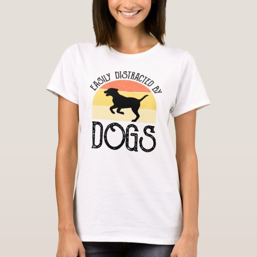 Leicht von Hunden abgelenkt T-Shirt (Vorderseite)