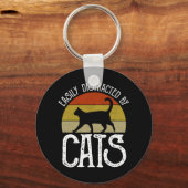 Leicht von Katzen abgelenkt Schlüsselanhänger (Rückseite)