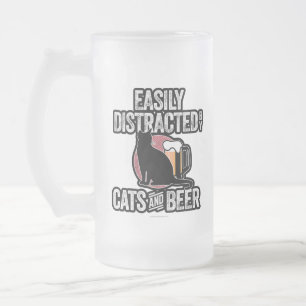 Leicht von Katzen und Bier abgelenkt Mattglas Bierglas