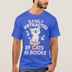 Leicht von Katzen und Büchern abgelenkt Niedliches T-Shirt