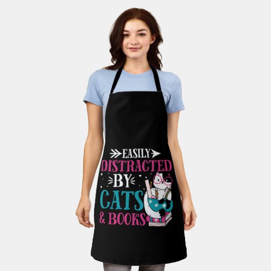 Leicht von Katzen und Büchern abgelenkt Schürze (Getragen)