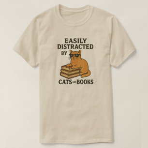 Leicht von Katzen und Büchern abgelenkt T-Shirt