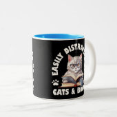 Leicht von Katzen und Büchern abgelenkt Zweifarbige Tasse (VorderseiteRechts)