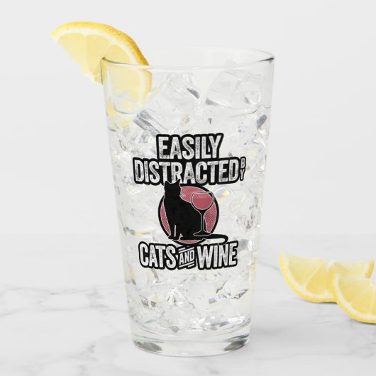 Leicht von Katzen und Wein abgelenkt Glas (Vorderseite Ice)
