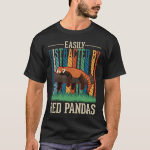 Leicht von Red Pandas abgelenkt T-Shirt