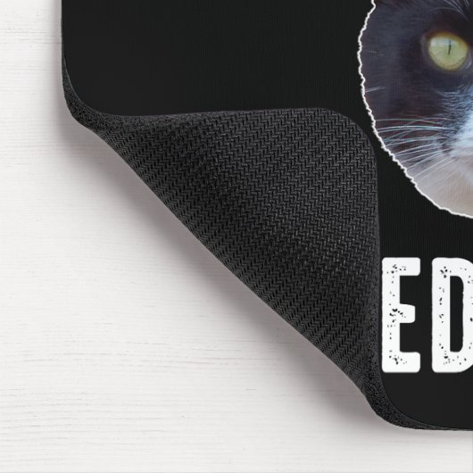 Leicht von Tuxedokatzen abgelenkt Mousepad (Ecke)