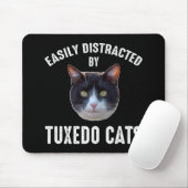 Leicht von Tuxedokatzen abgelenkt Mousepad (Mit Mouse)