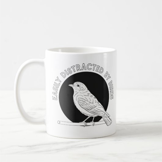 "Leicht von Vögeln abgelenkt - Vogeldesign Kaffeetasse (Links)