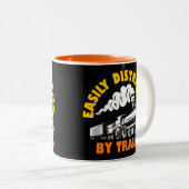 Leicht von Zügen abgelenkt Zweifarbige Tasse (VorderseiteRechts)