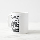 Leicht von Zugmaschinen abgelenkt Kaffeetasse (Vorderseite Links)