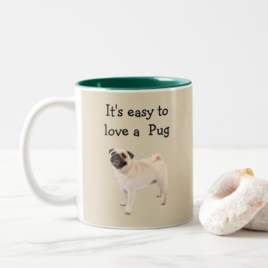 Leicht zur Liebe eines Mops Hundes Zweifarbige Tasse (Mit Donut)