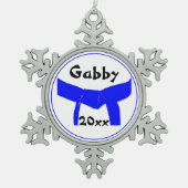 Leichtblauer Gürtel für Kampfkunst Schneeflocken Zinn-Ornament (Vorderseite)