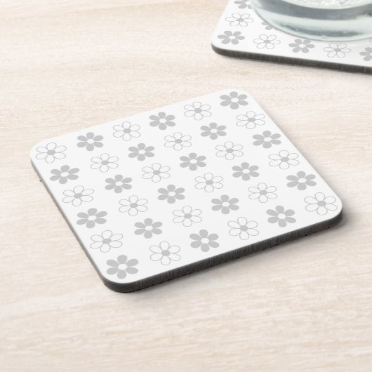 Leichte graue und weiße Blume auf Weiß Getränkeuntersetzer (Linke Seite)