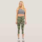Leichte grüne Camouflage PERSONALIZE Capri Leggings (Vorderseite)
