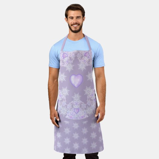 leichte lila Schneeflocke & glitzerndes Herz Schürze (Getragen)