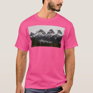 Leichter Schnee in den Felsen lang T-Shirt