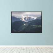 Leinwand mit Aussicht auf Berge (Insitu (Holzboden))