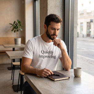 Leise verbessernde minimalistische Männergrafik T-Shirt
