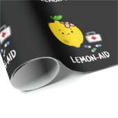 Lemon aid Funny First Aid Lemon Pun Dark BG Geschenkpapier (Rolleneckpunkt)
