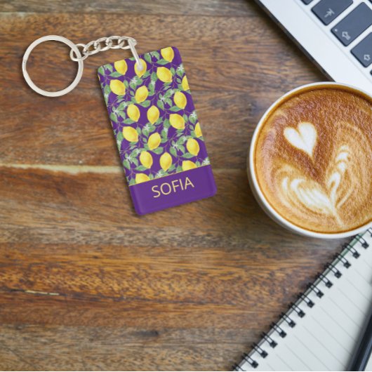 Lemon Aquarellmuster individuelle Name lila Schlüsselanhänger