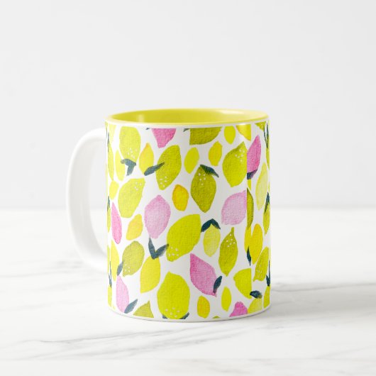 Lemon-Aquarellmuster Zweifarbige Tasse (Vorderseite Links)