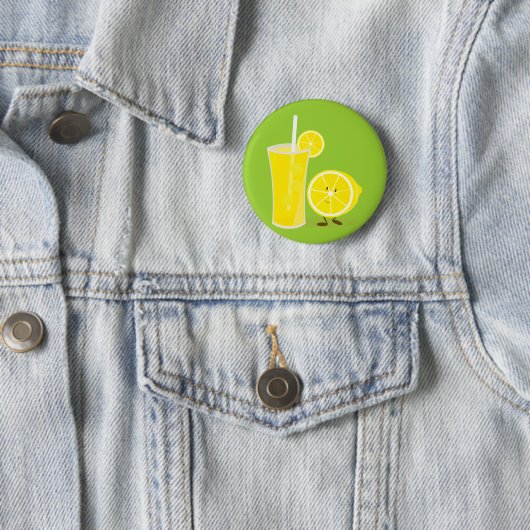Lemon-Charakter stehend neben Limonade Button (Beispiel)