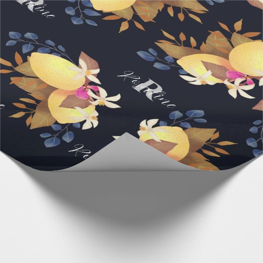 Lemon Chic Monogram Black Geschenkpapier (Ecke)