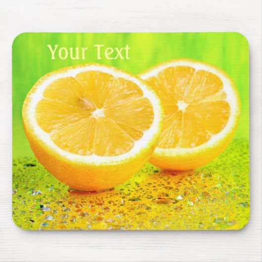 Lemon in Scheiben und Wassertropfen Mousepad (Vorne)