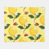 Lemon Ladybug: Tropisch Gelbes Muster. Fleecedecke (Vorderseite (Horizontal))