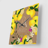 Lemon Monogram Brown Quadratische Wanduhr (Winkel)