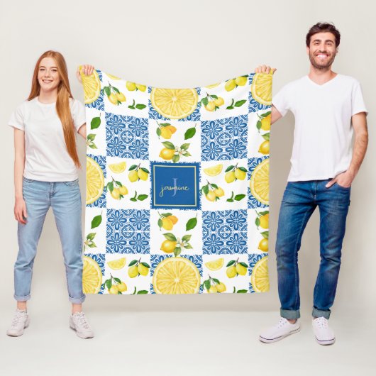 Lemon Monogram Name French Country Tile Pattern Fleecedecke (Beispiel)
