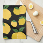 Lemon Muster Retro Frucht gelb auf schwarz Geschirrtuch<br><div class="desc">Retro Fruit Print - Lemon Muster - Gelb auf schwarz.</div>