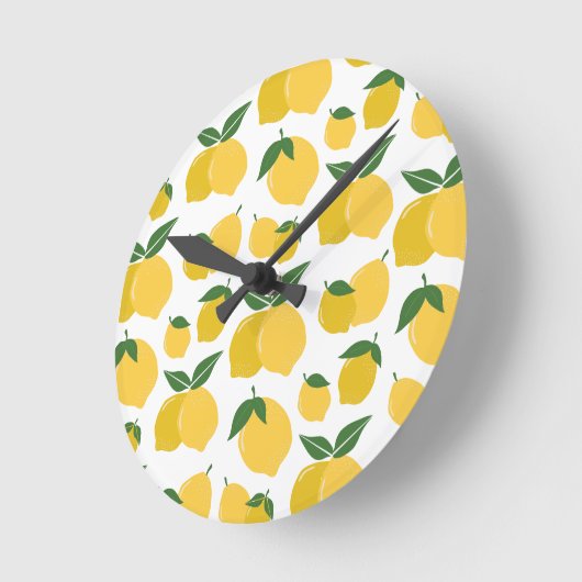 Lemon Muster Retro Frucht gelb auf weiß Runde Wanduhr (Winkel)