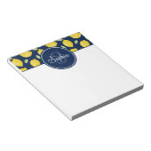 Lemon Pattern Navy Blue Yellow Monogram Notizblock (angewinkelt)