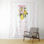 Lemon Pink Bow preppy Coquette Baby Shower welcome Wandteppich (Beispiel)