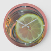 Lemon Slice in Water Time to Refresh Große Wanduhr (Vorderseite)